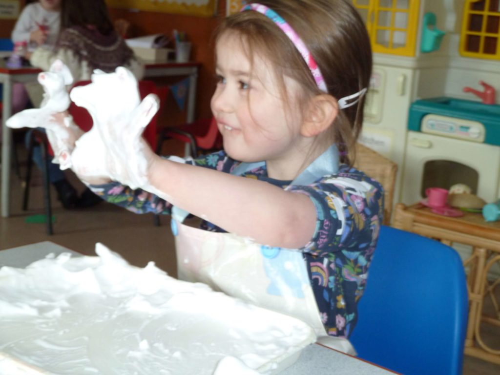 Pre-School – Shaving foam fun